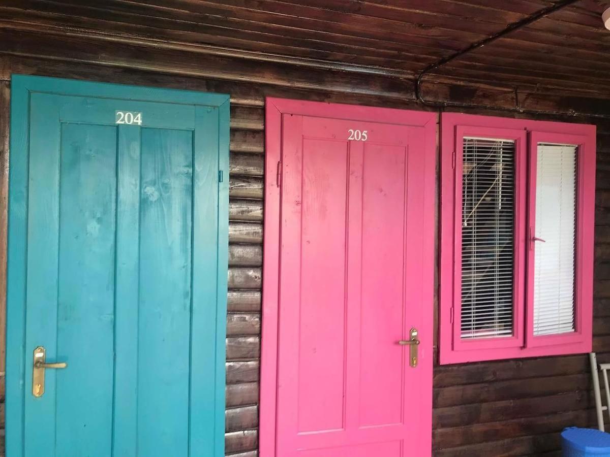 Hostel Flamingo คอสติเนช ภายนอก รูปภาพ